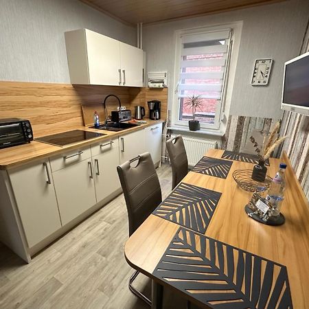 Christels Ferienwohnung 2 In Thale Mit Ueberdachter Terrasse, Kueche Mit Tv & Geschirrspueler Bagian luar foto