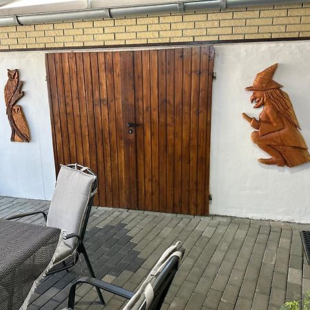 Christels Ferienwohnung 2 In Thale Mit Ueberdachter Terrasse, Kueche Mit Tv & Geschirrspueler Bagian luar foto