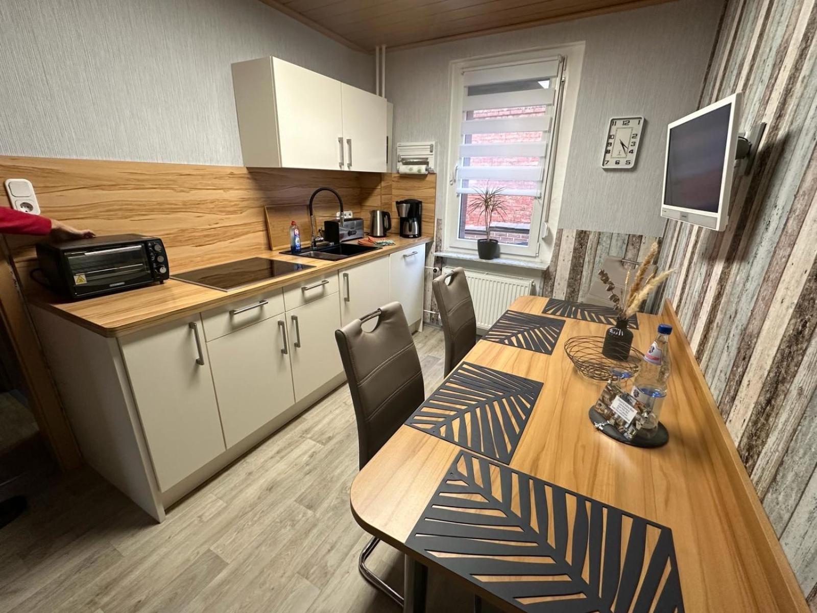 Christels Ferienwohnung 2 In Thale Mit Ueberdachter Terrasse, Kueche Mit Tv & Geschirrspueler Bagian luar foto