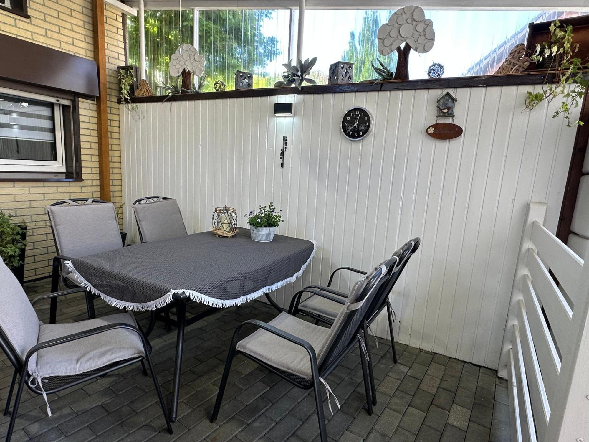 Christels Ferienwohnung 2 In Thale Mit Ueberdachter Terrasse, Kueche Mit Tv & Geschirrspueler Bagian luar foto